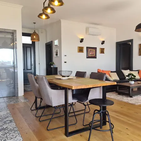 Casa Nova Deluxe Apartment *